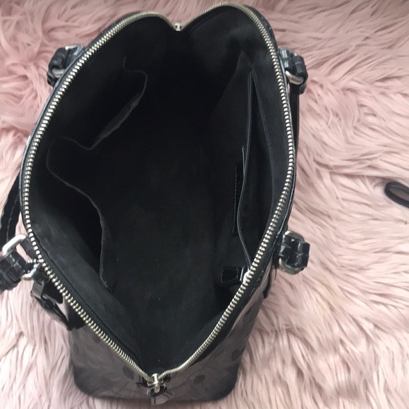 Coach purse. - Picture 4 of 4